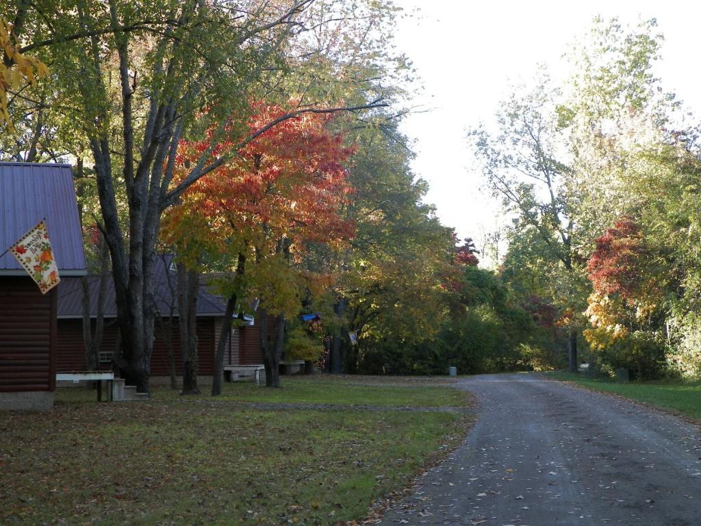 Serenity Springs - Michigan City Springfield Exterior photo