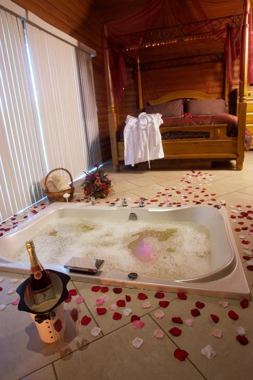 Serenity Springs - Michigan City Springfield Room photo